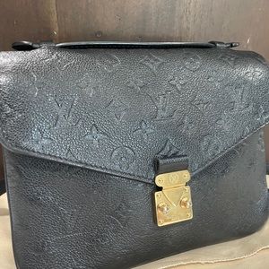 Louis Vuitton purse